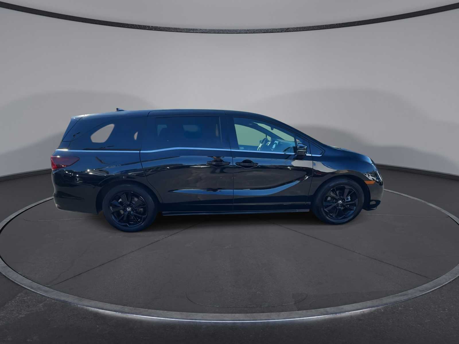 Thumbnail: 2023 Honda Odyssey - 9