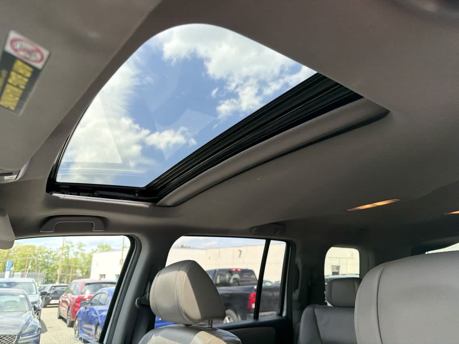 Thumbnail: 2011 Honda Pilot - 9