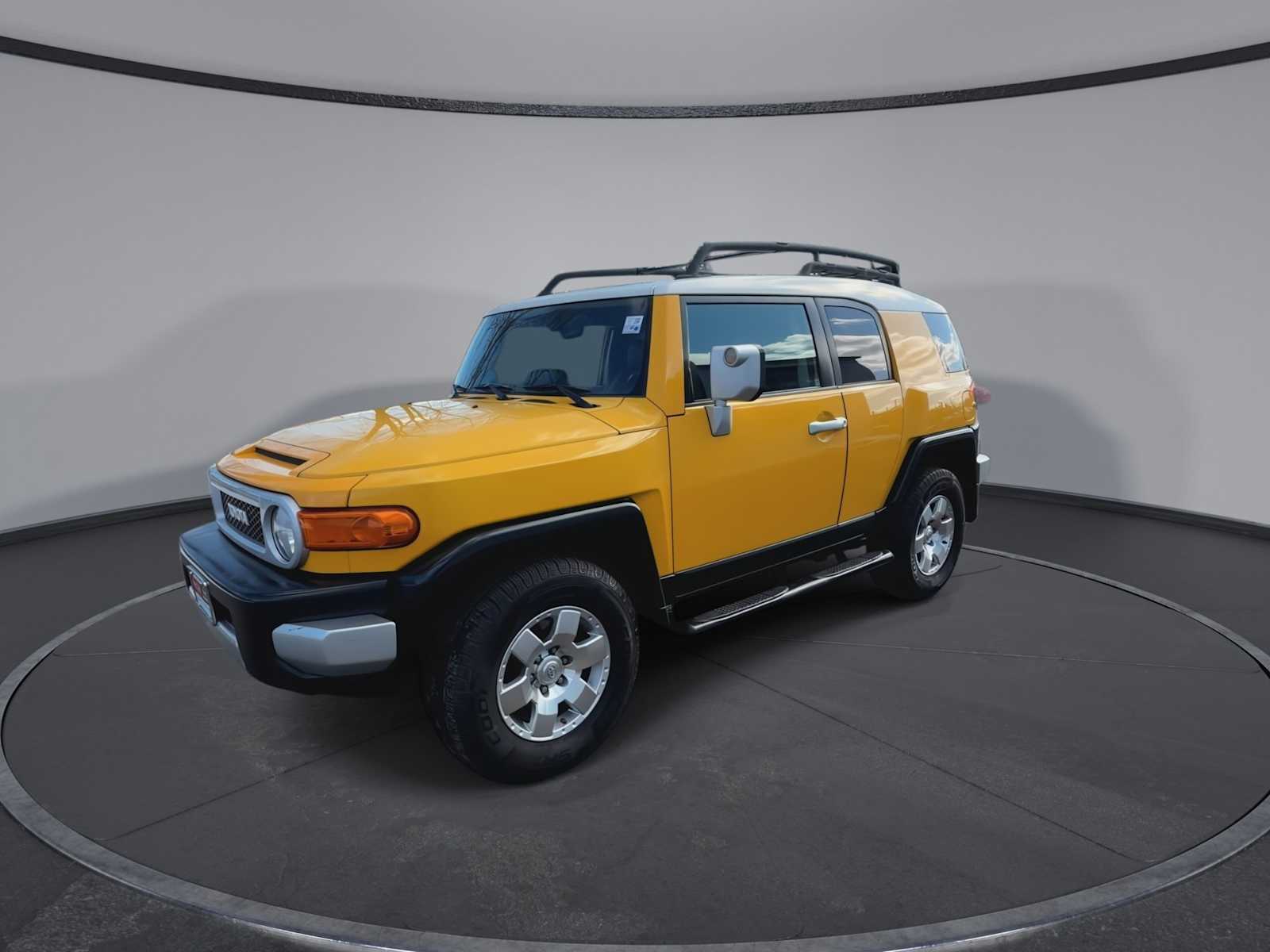 Thumbnail: 2010 Toyota FJ Cruiser - 4
