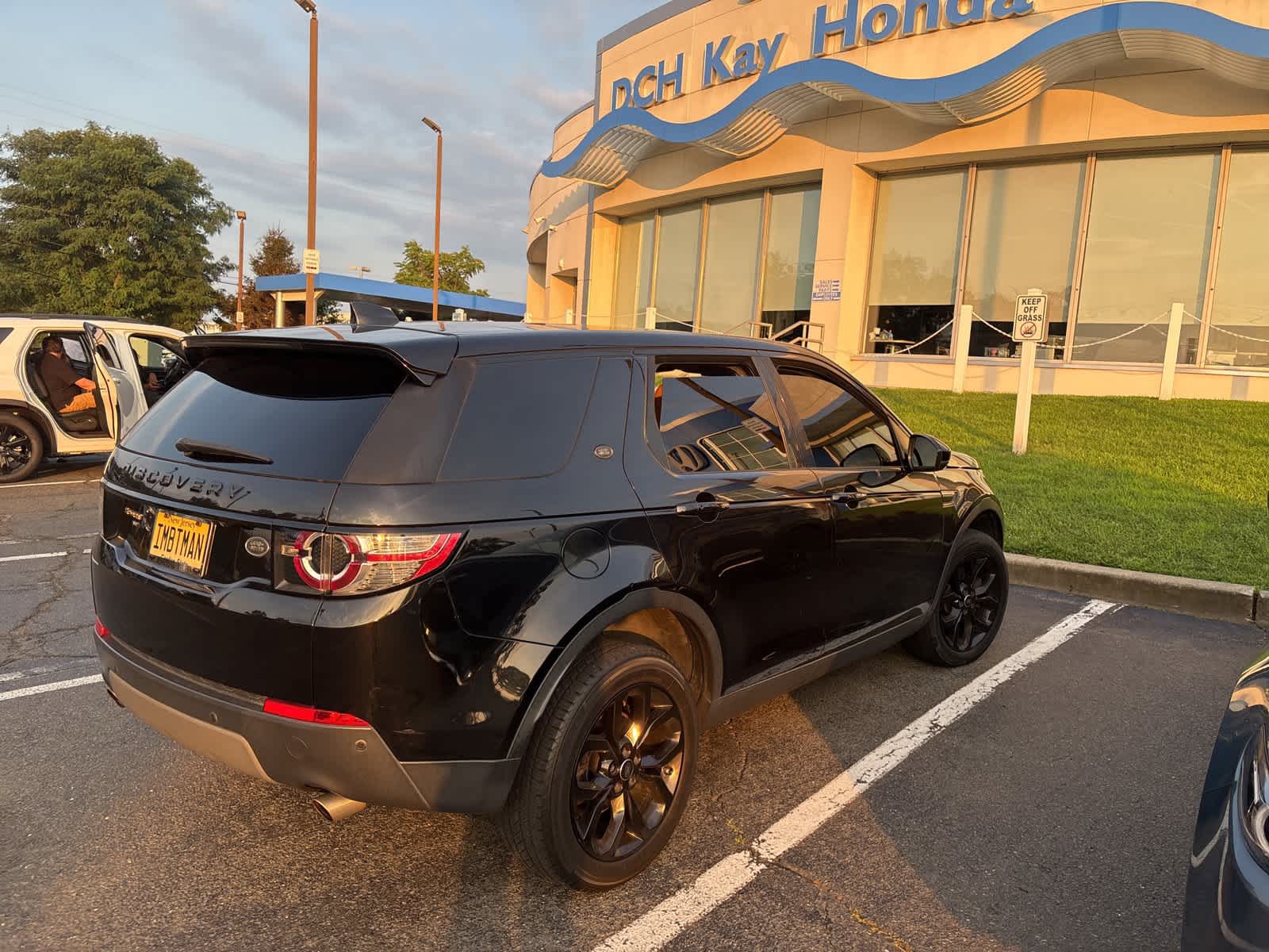 Thumbnail: 2018 Land Rover Discovery Sport - 3