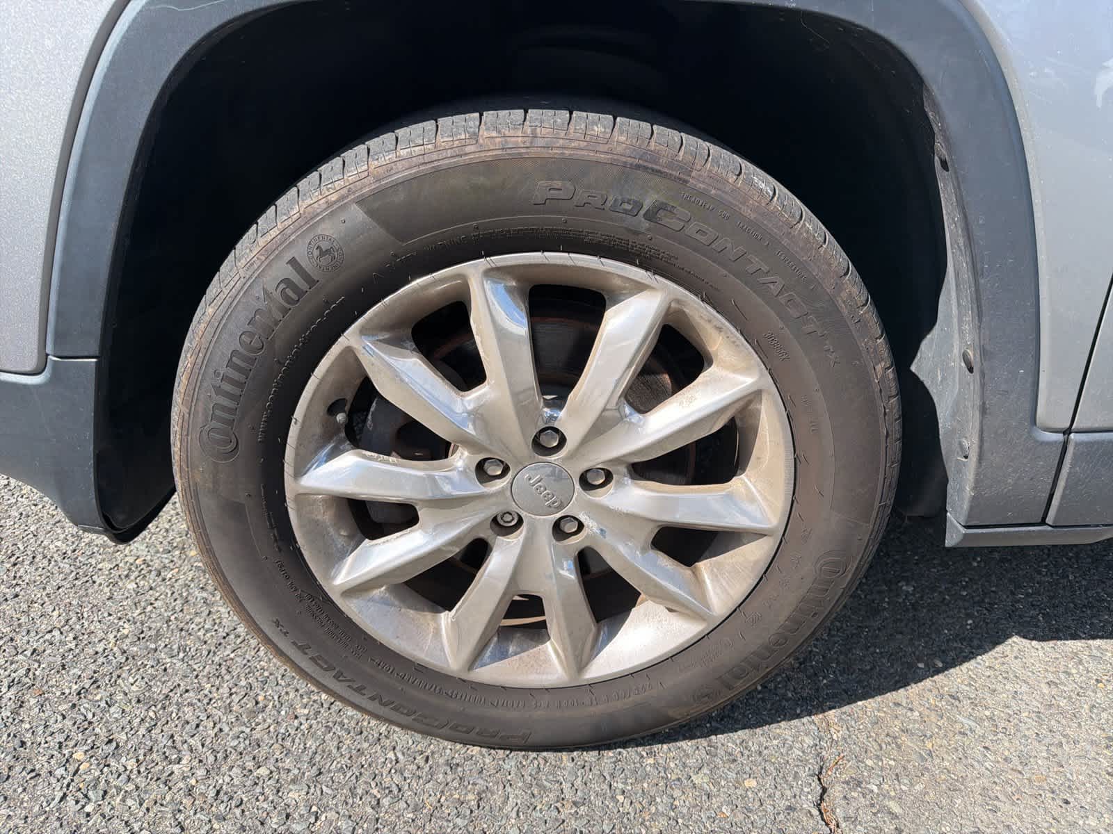 Thumbnail: 2015 Jeep Cherokee - 23