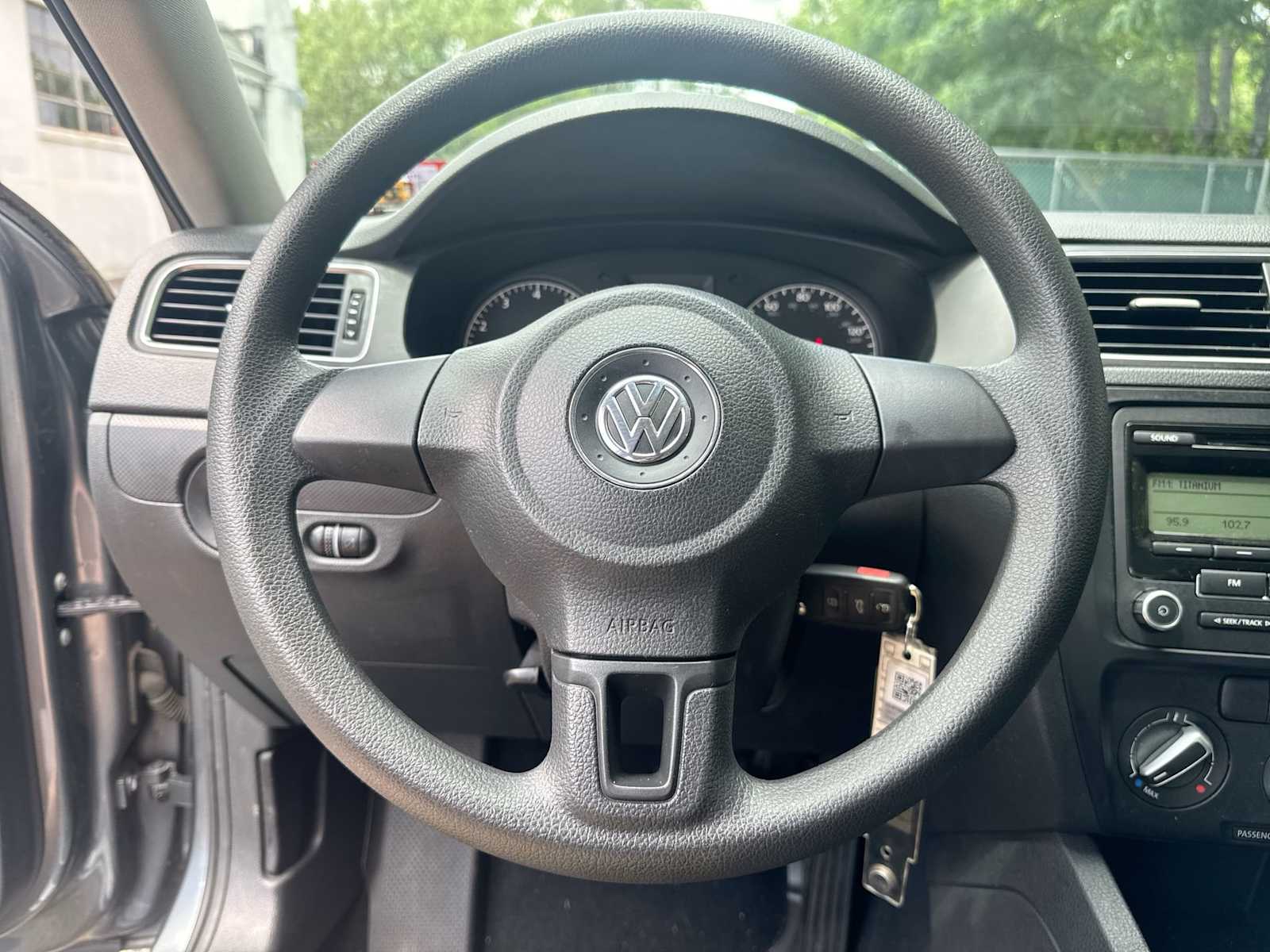 Thumbnail: 2011 Volkswagen Jetta - 23