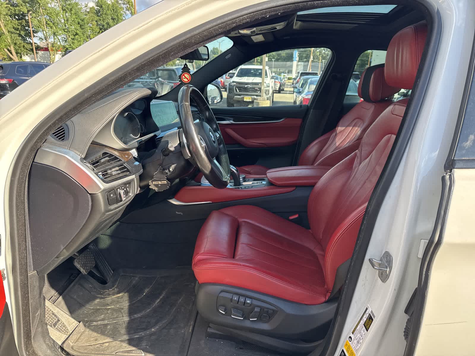 Thumbnail: 2019 BMW X6 - 12