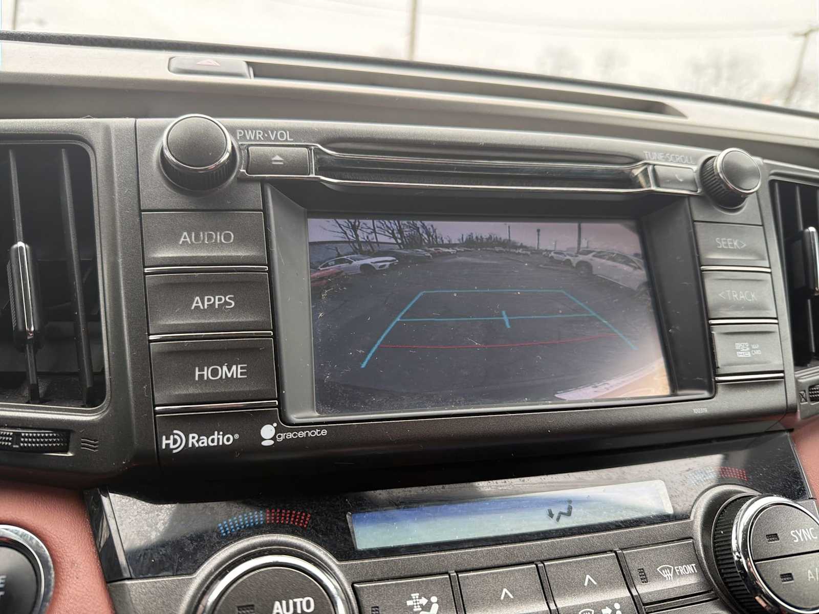 Thumbnail: 2015 Toyota RAV4 - 28