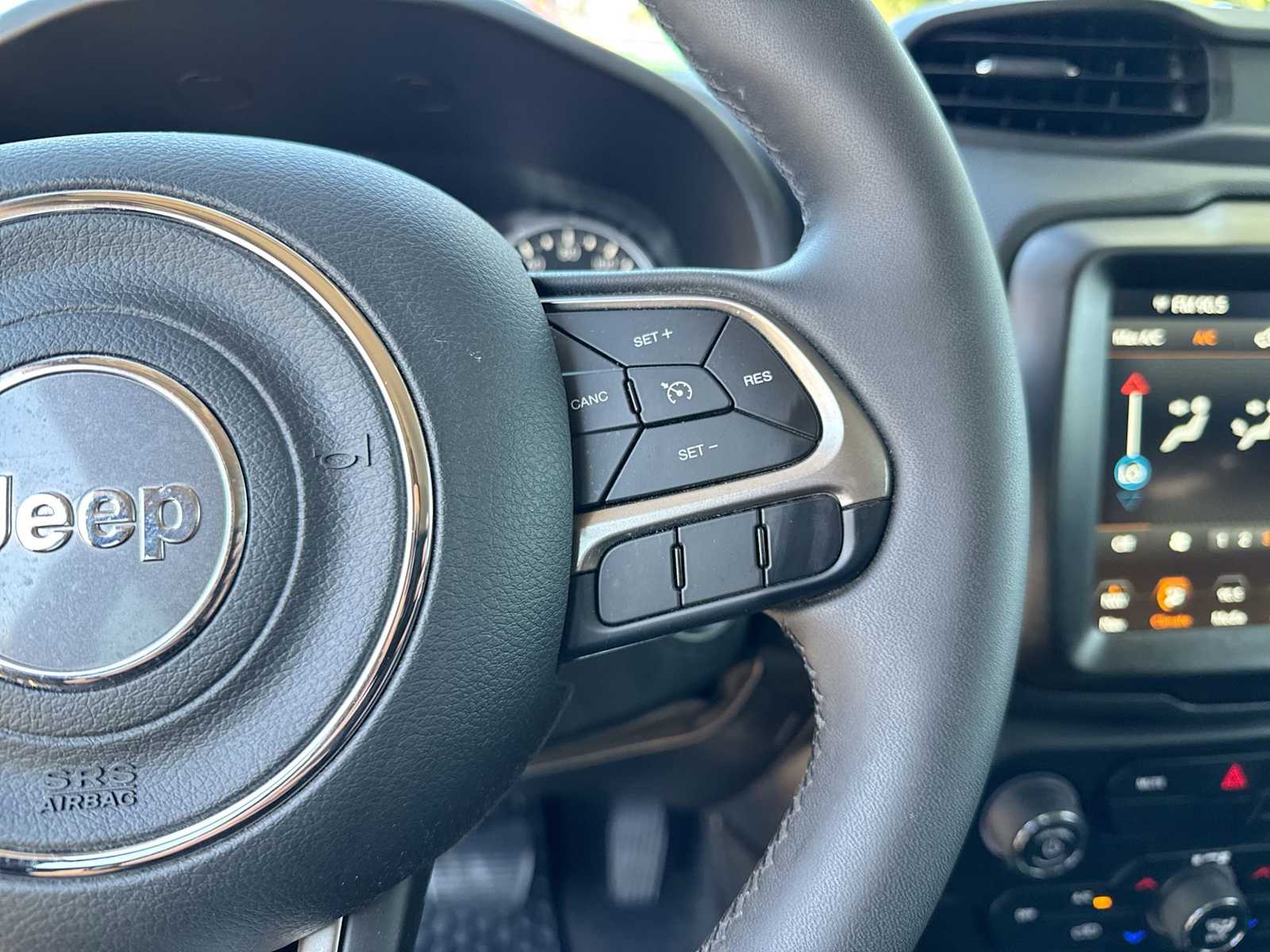 Thumbnail: 2022 Jeep Renegade - 25
