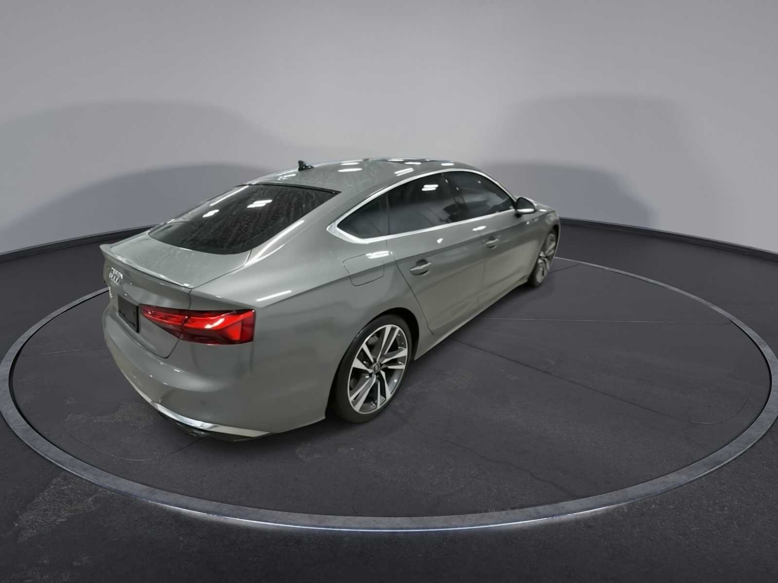 Thumbnail: 2023 Audi S5 - 8