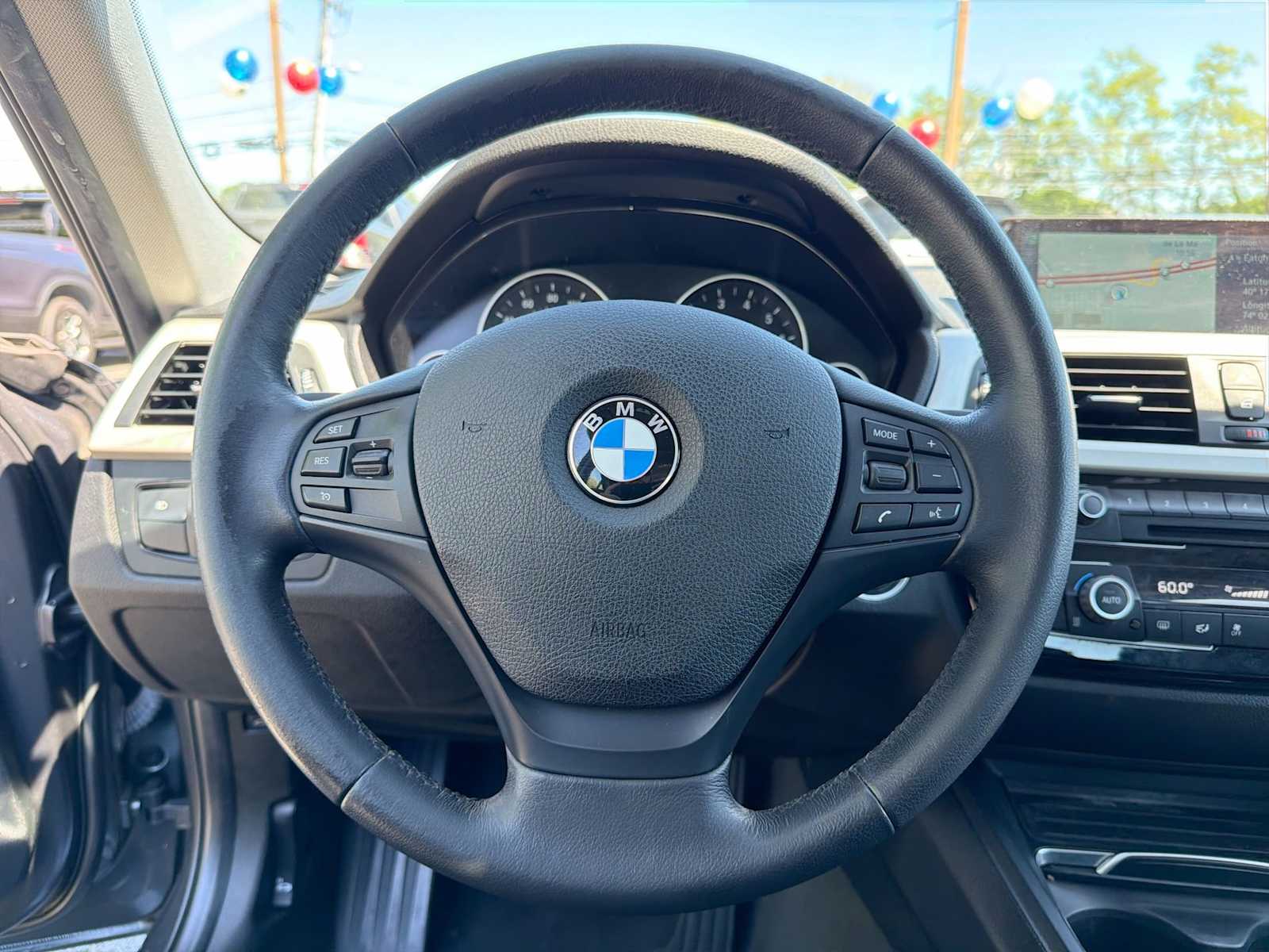 Thumbnail: 2016 BMW 3 Series - 24
