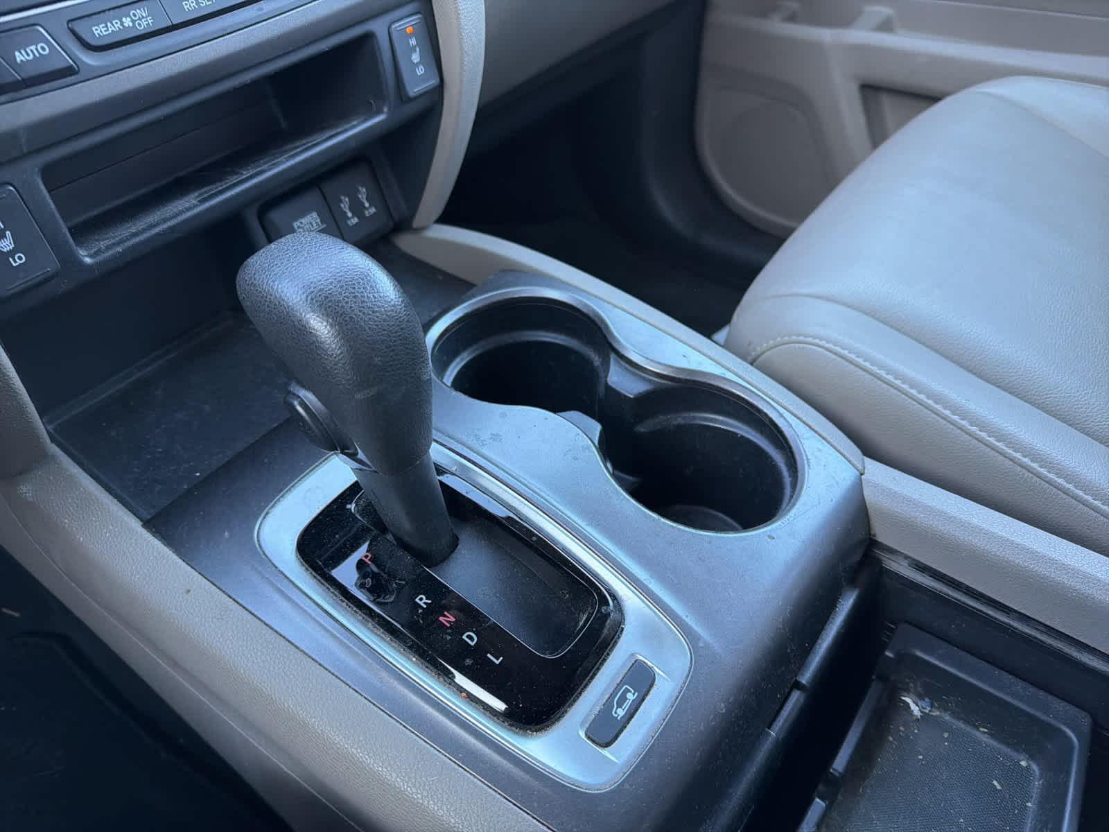 Thumbnail: 2016 Honda Pilot - 17