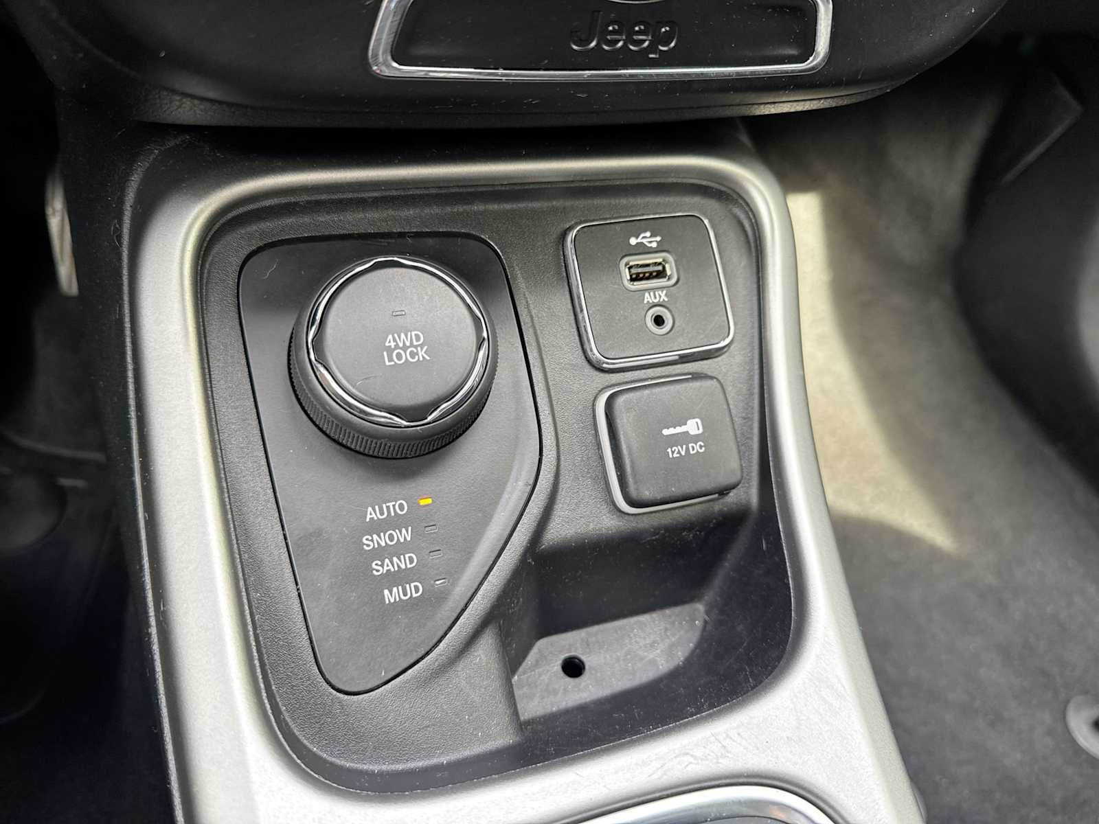 Thumbnail: 2018 Jeep Compass - 28