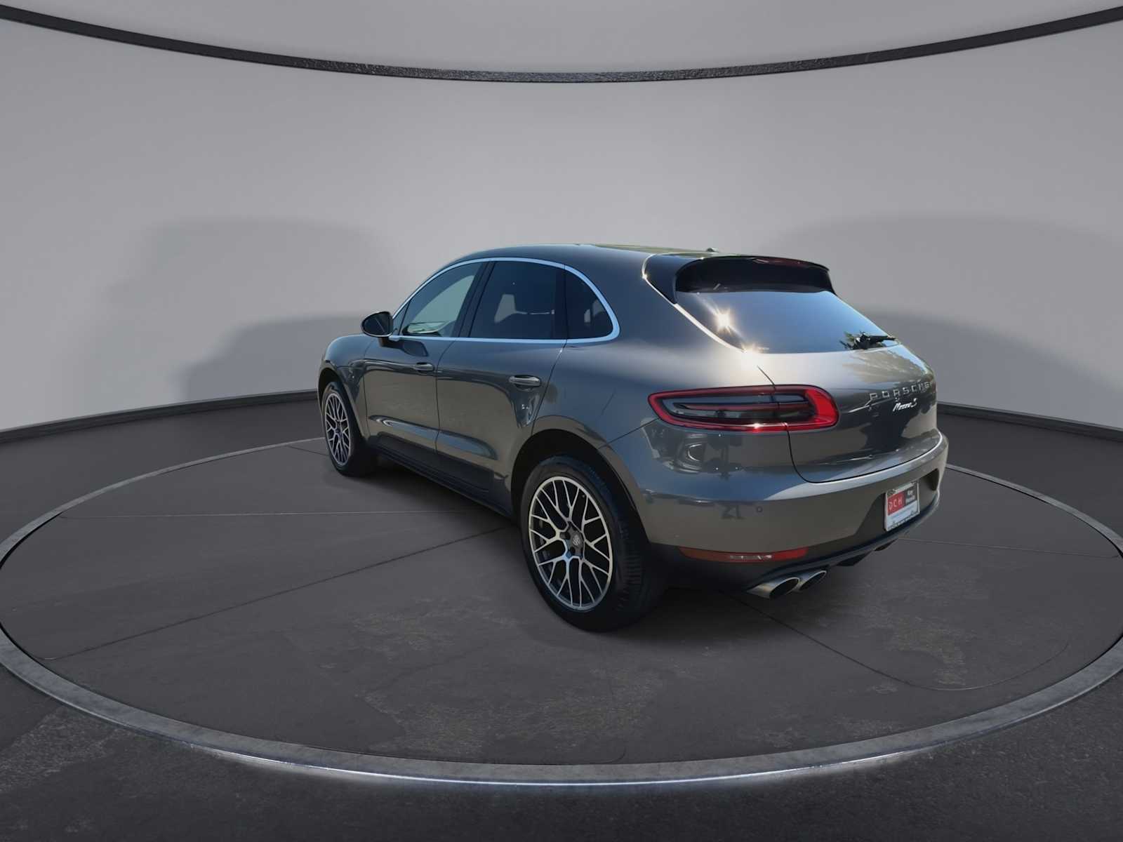 Thumbnail: 2016 Porsche Macan - 6