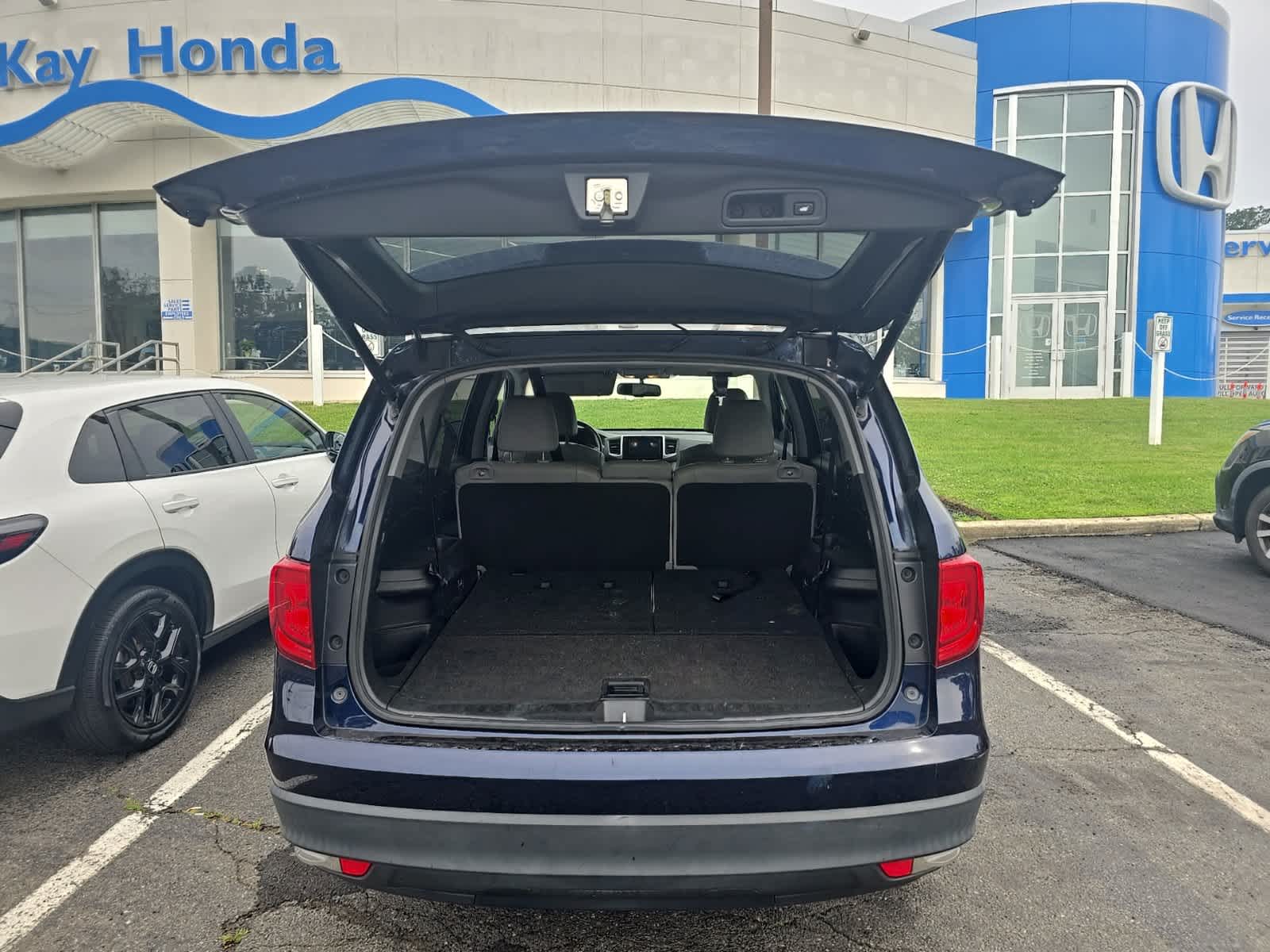 Thumbnail: 2017 Honda Pilot - 11