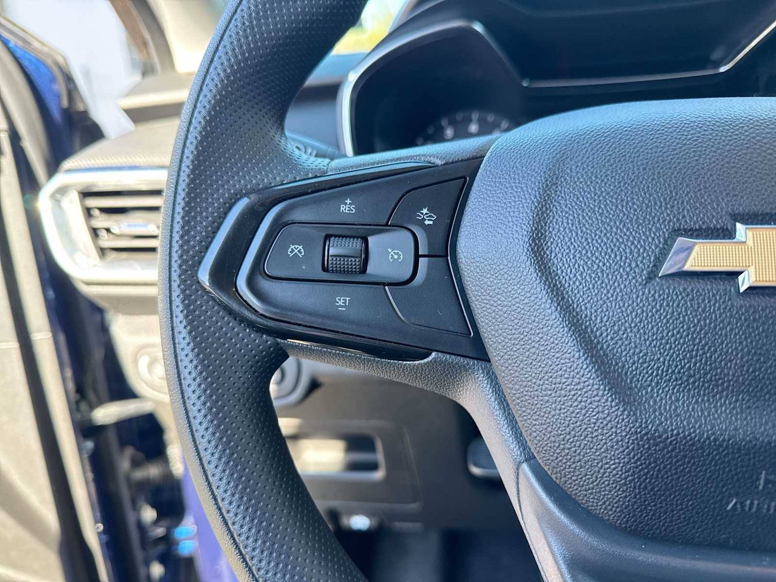 Thumbnail: 2023 Chevrolet TrailBlazer - 24