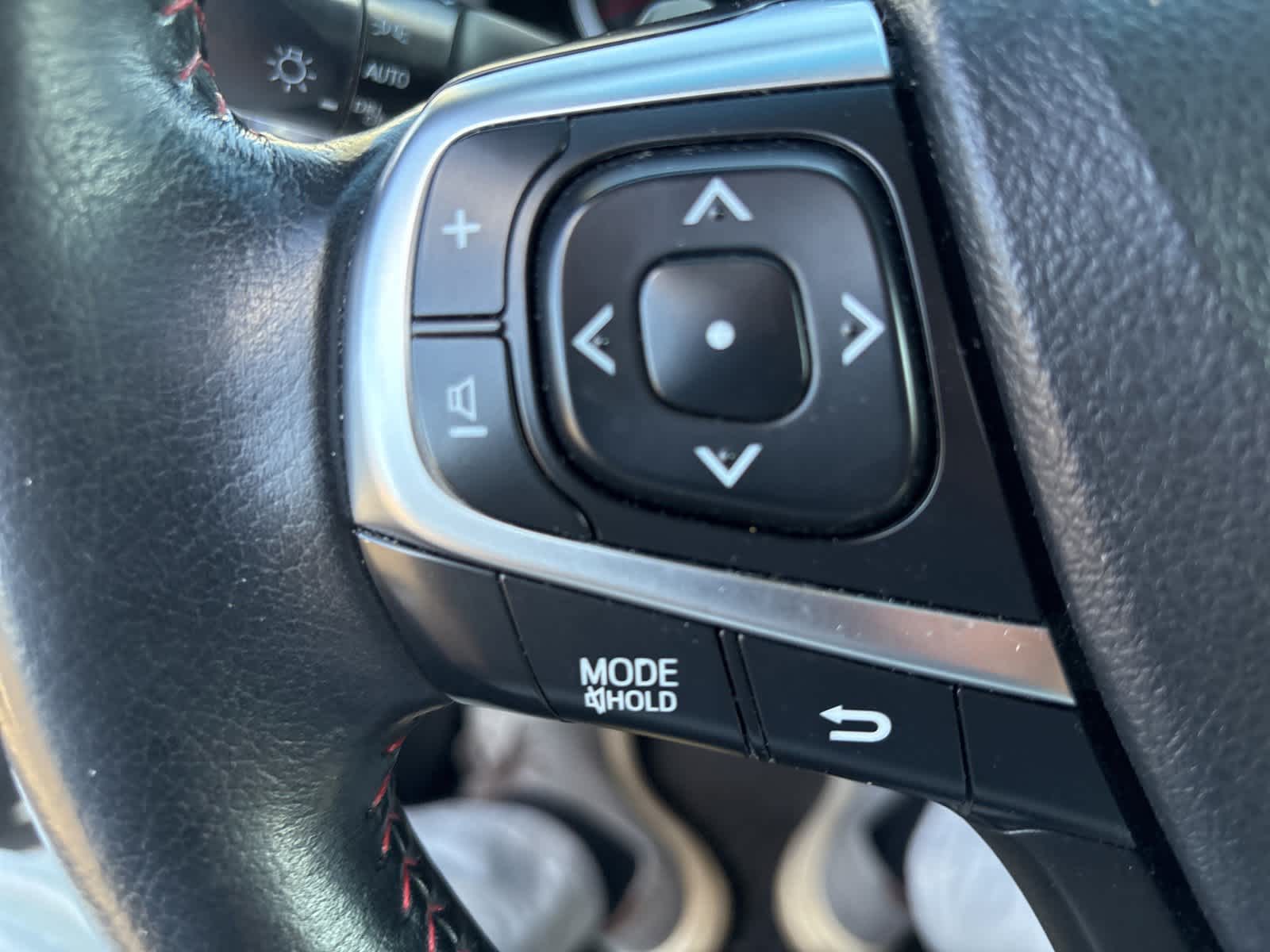 Thumbnail: 2015 Toyota Camry - 11