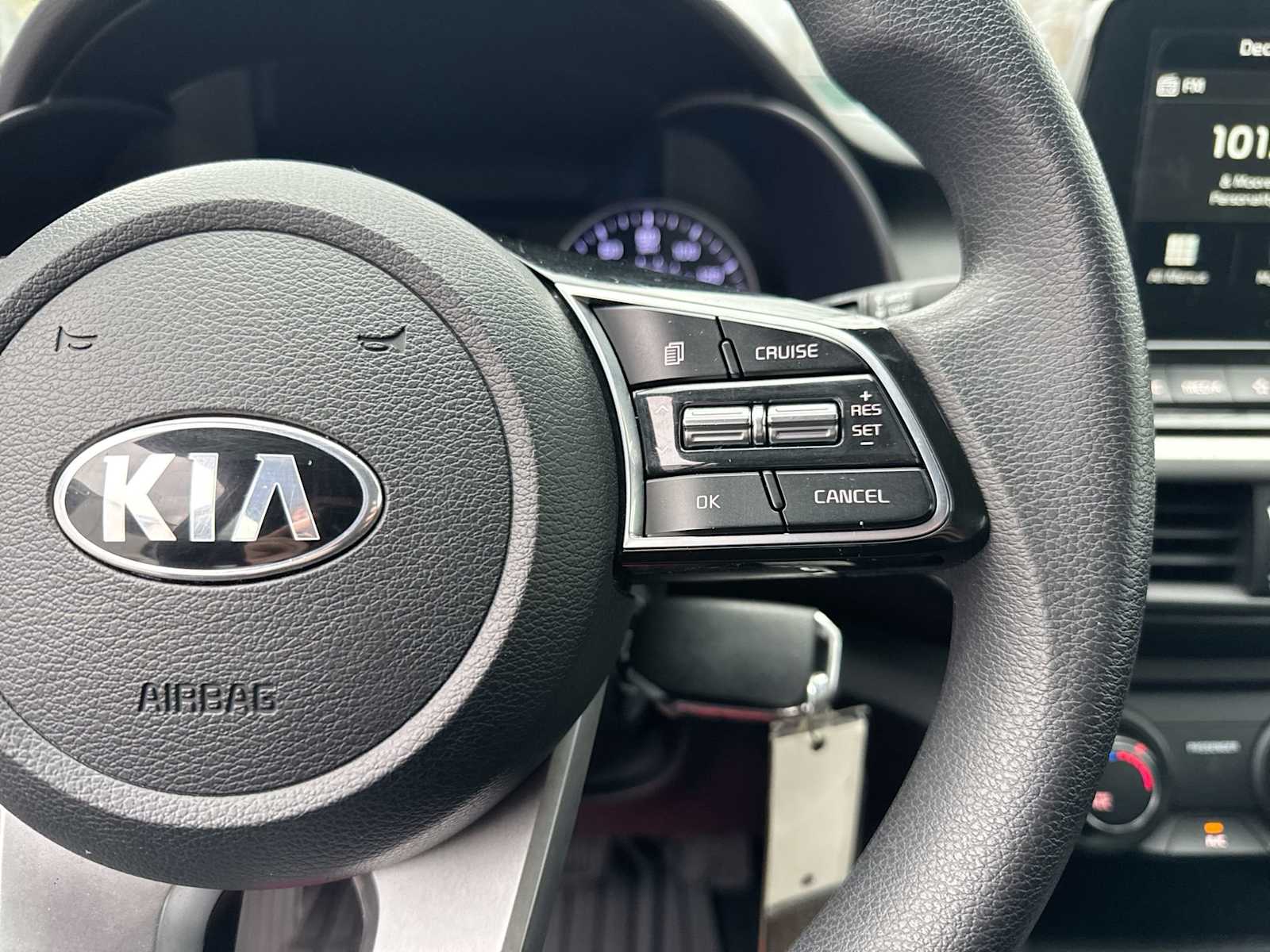 Thumbnail: 2021 Kia Forte - 25