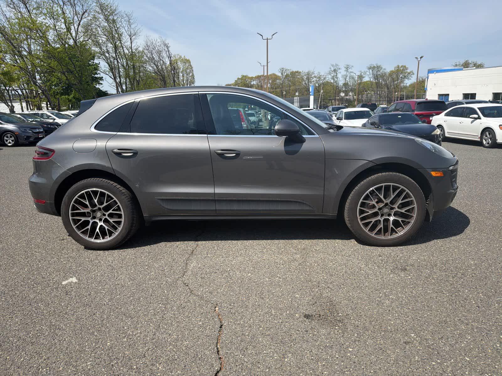 Thumbnail: 2016 Porsche Macan - 6