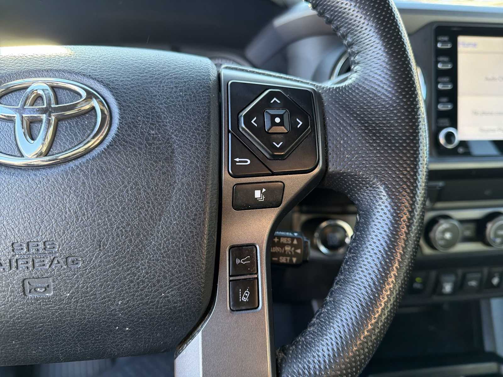 Thumbnail: 2020 Toyota Tacoma - 25