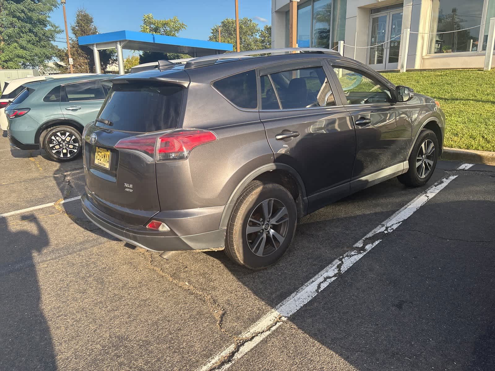 Thumbnail: 2017 Toyota RAV4 - 3