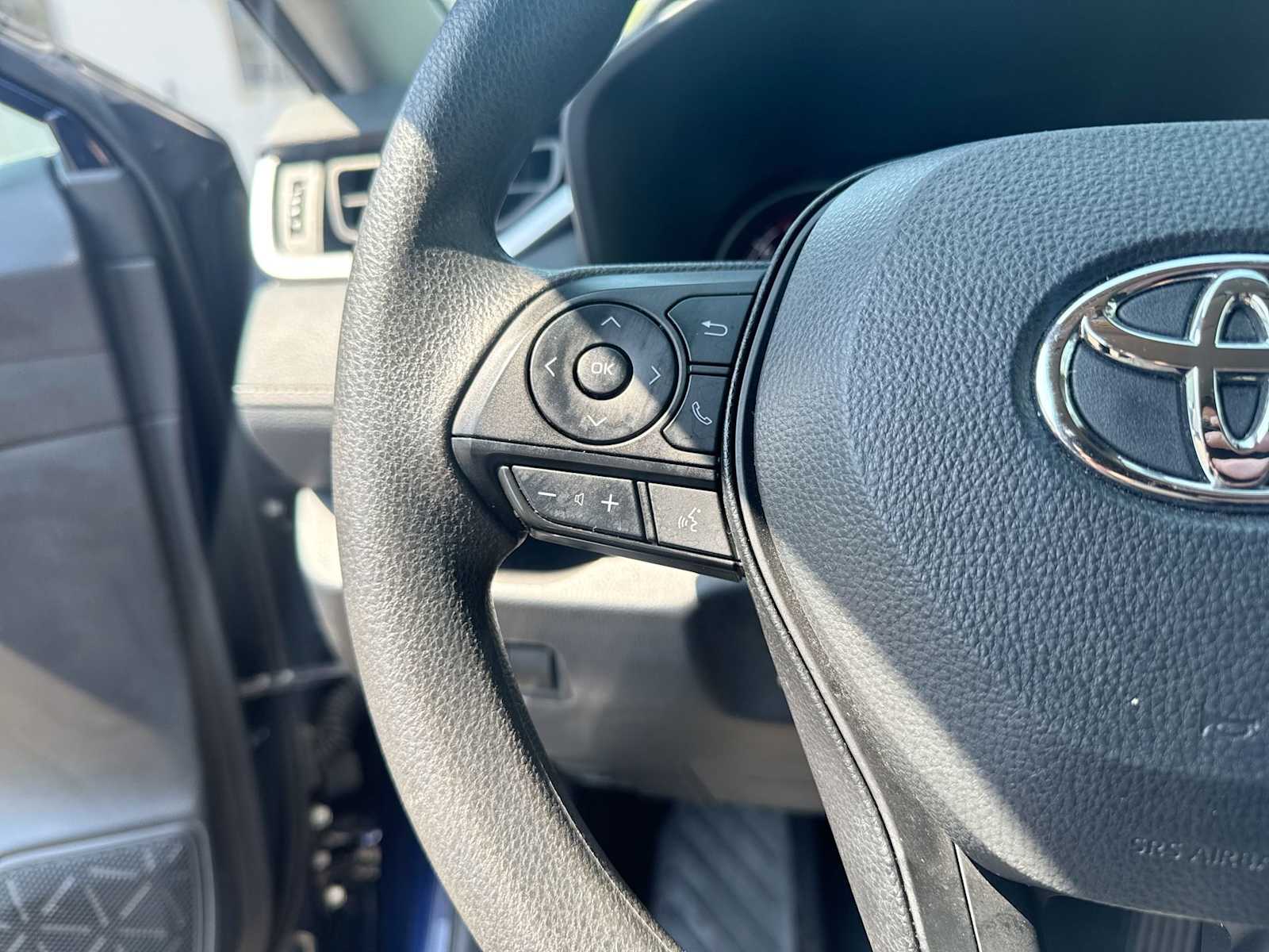 2024 Toyota RAV4 XLE 24
