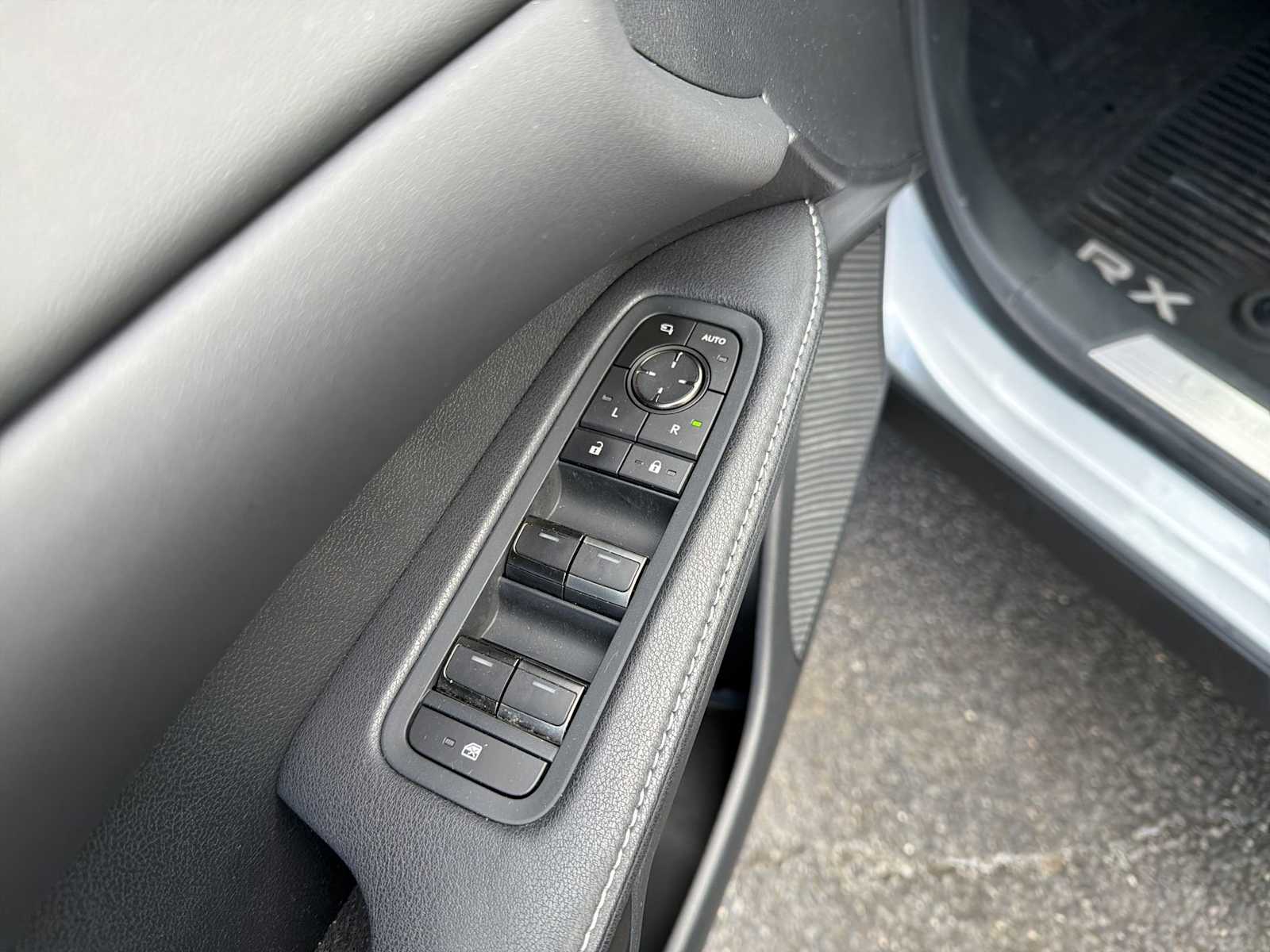 Thumbnail: 2023 Lexus RX - 22