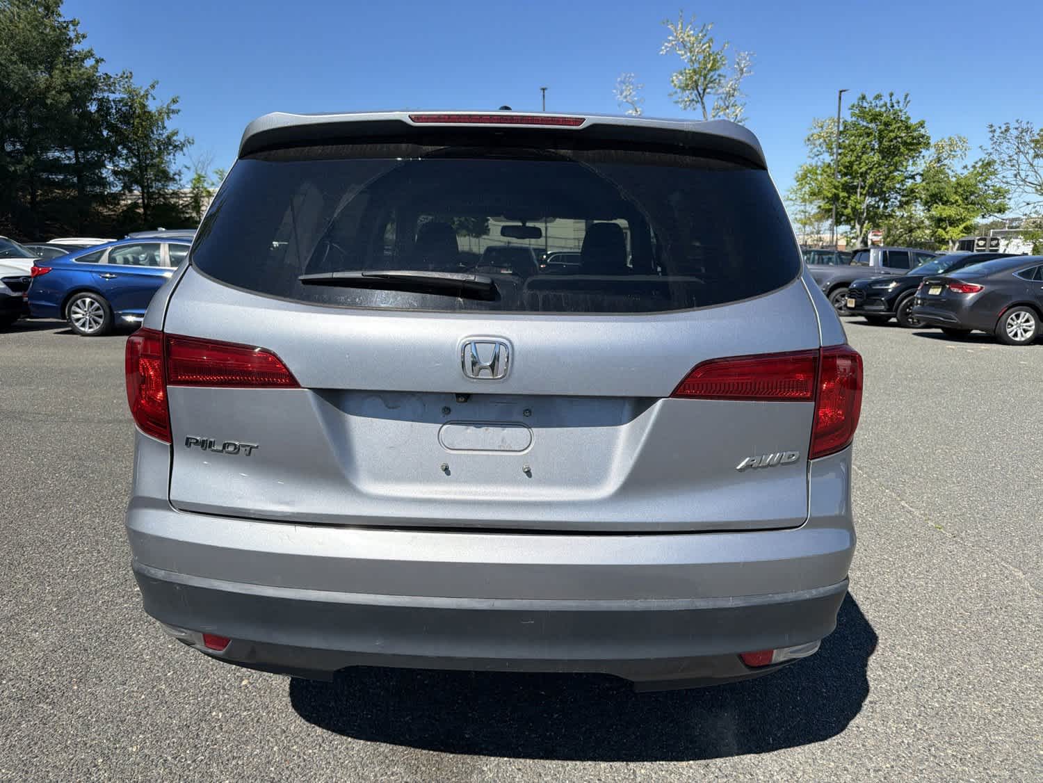 Thumbnail: 2017 Honda Pilot - 4