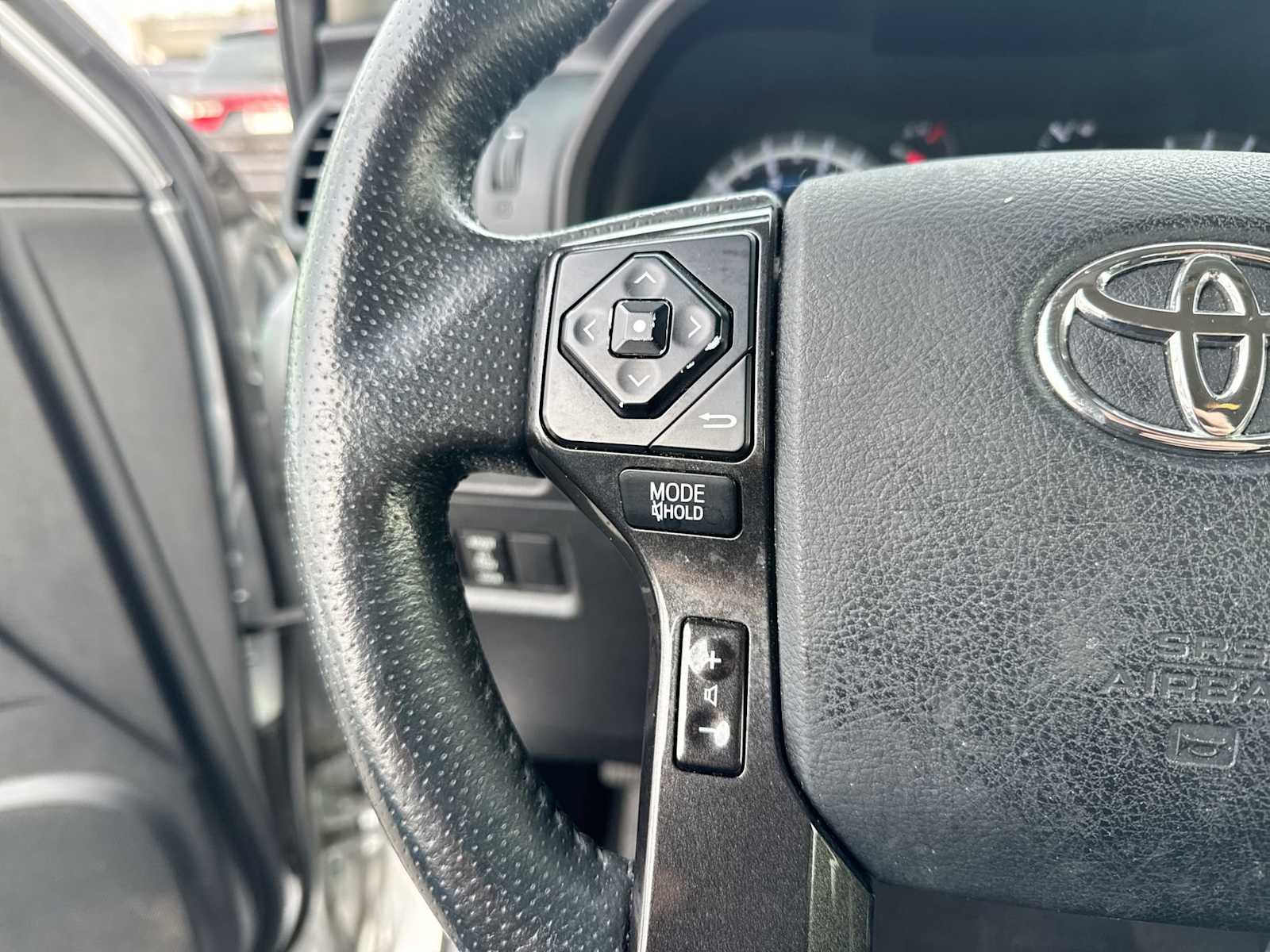 Thumbnail: 2018 Toyota 4Runner - 24