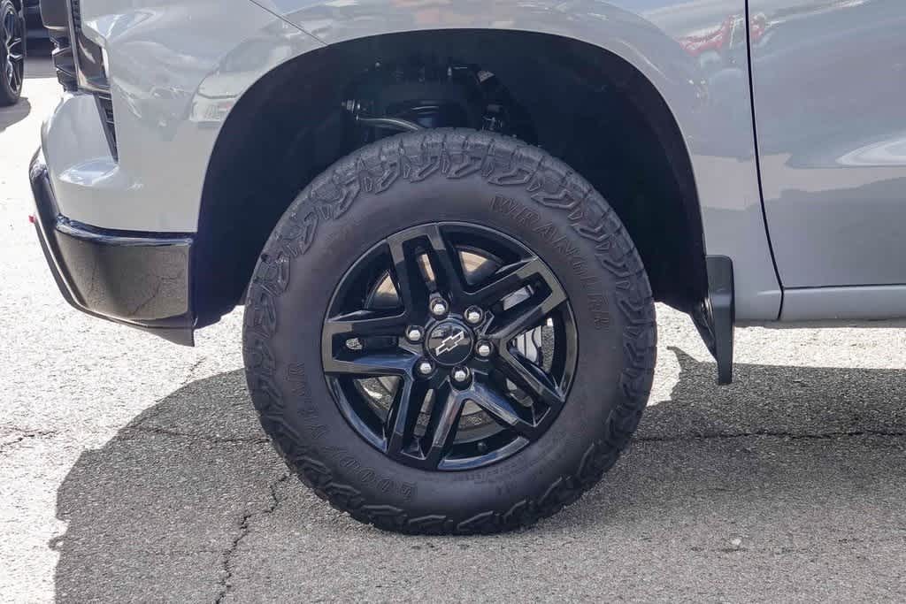 Thumbnail: 2024 Chevrolet Silverado 1500 - 10