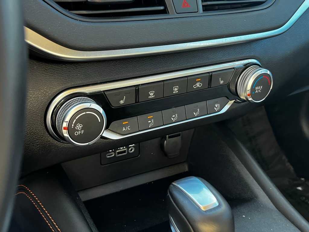 Thumbnail: 2021 Nissan Altima - 16