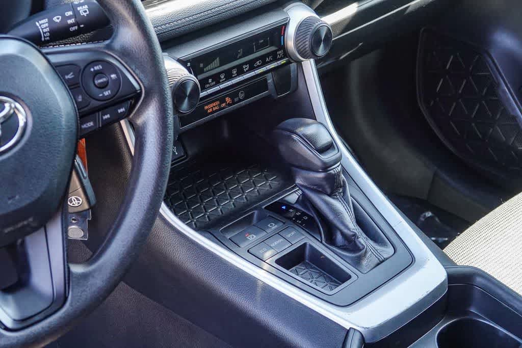 Thumbnail: 2020 Toyota RAV4 - 18