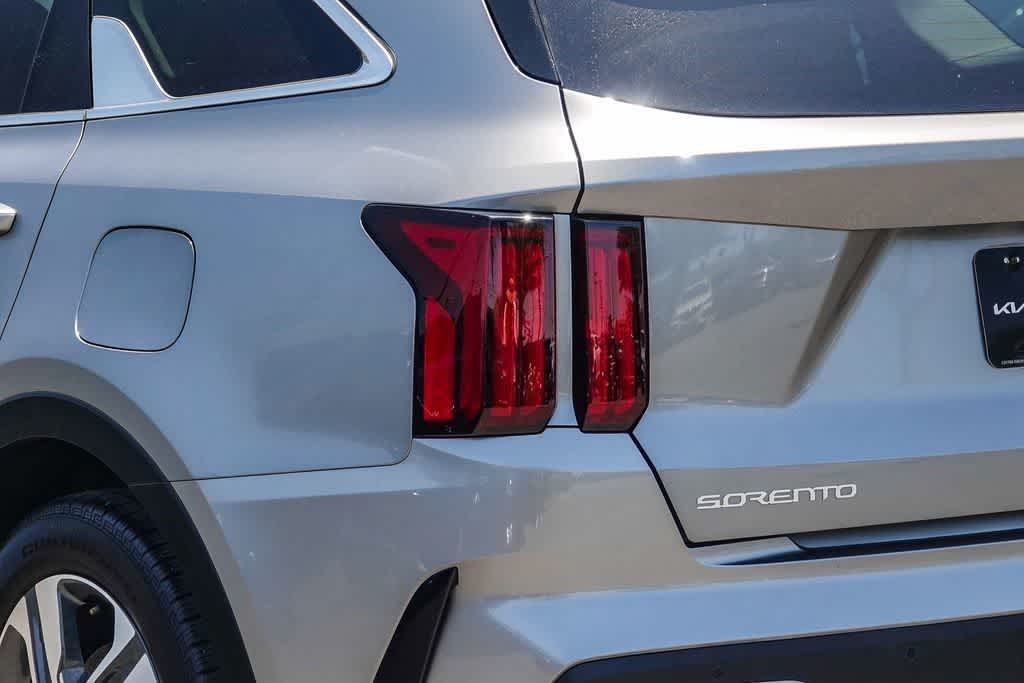 Thumbnail: 2023 Kia Sorento - 7