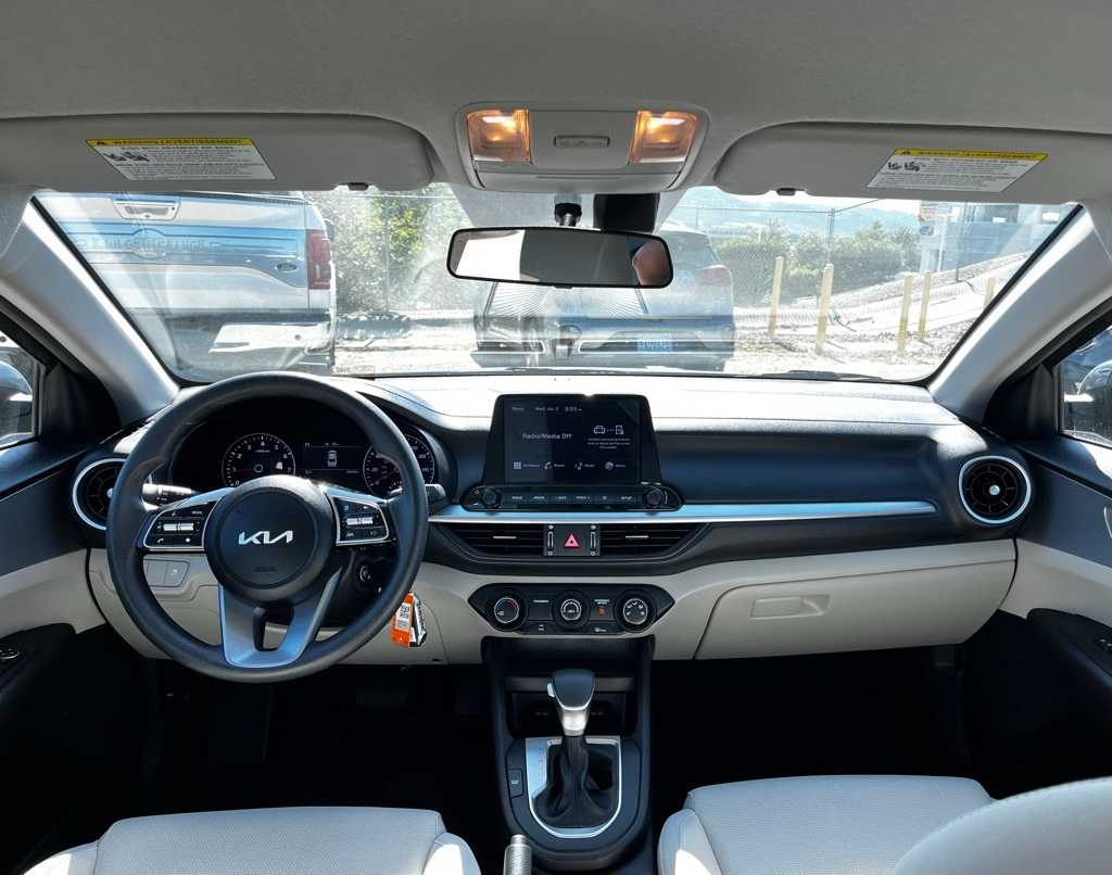 Thumbnail: 2023 Kia Forte - 20
