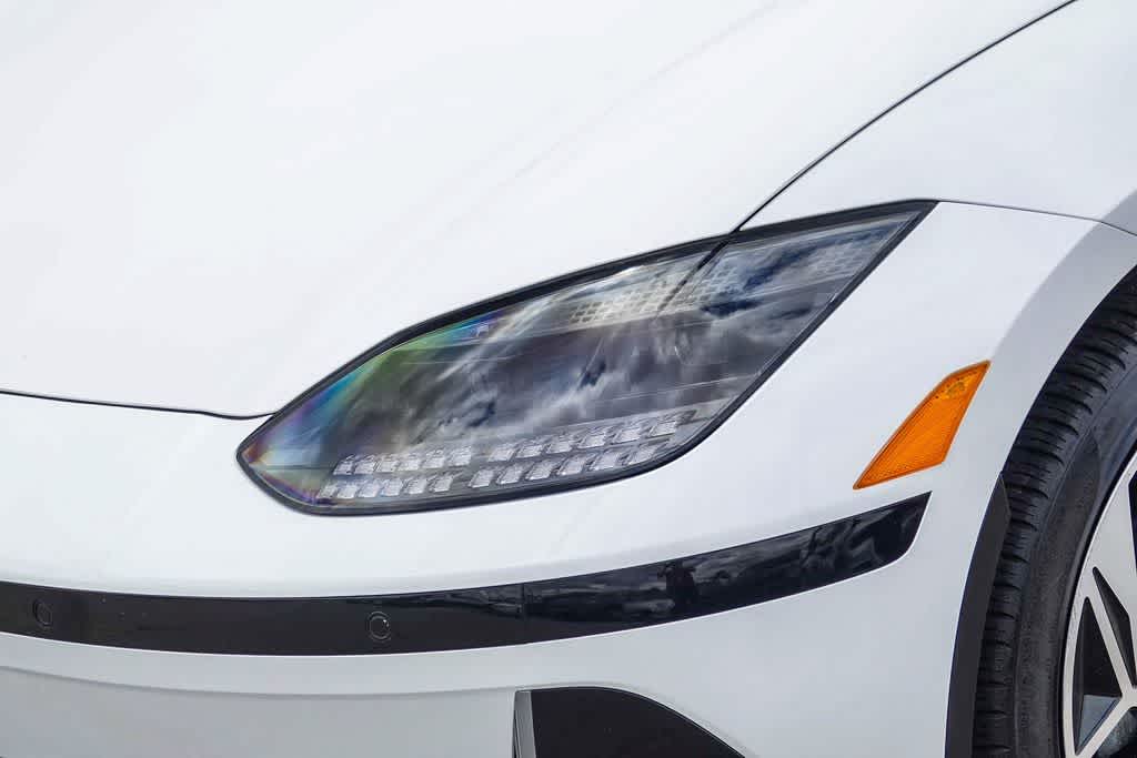 Thumbnail: 2023 Hyundai Ioniq 6 - 8