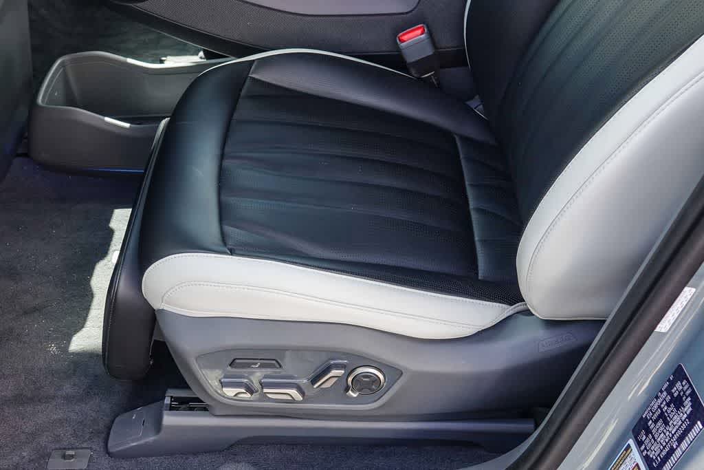 Thumbnail: 2024 Kia EV9 - 20