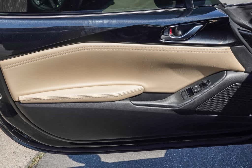 Thumbnail: 2016 Mazda MX-5 Miata - 18