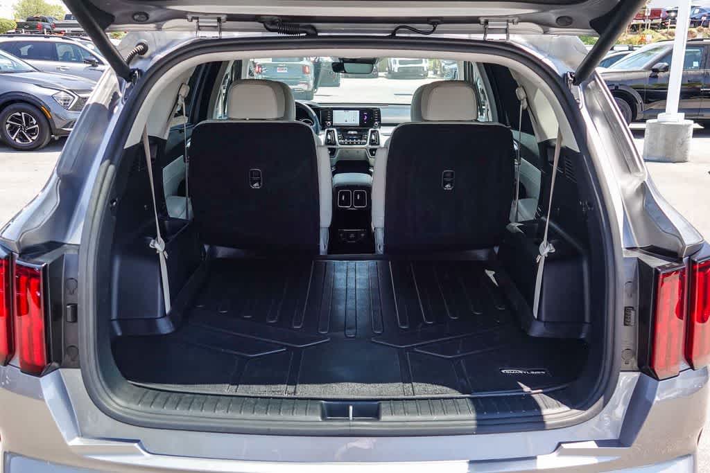 Thumbnail: 2023 Kia Sorento - 26