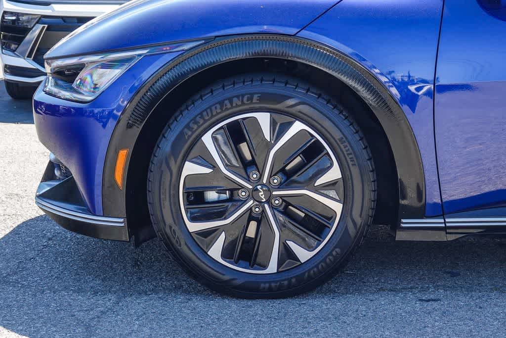Thumbnail: 2022 Kia EV6 - 9