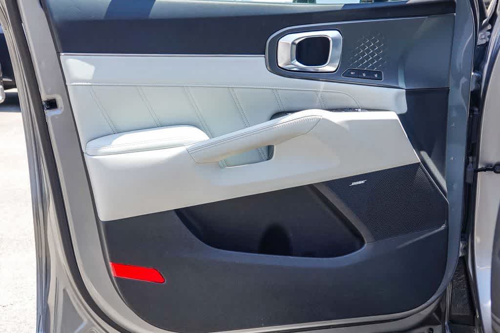 Thumbnail: 2023 Kia Sorento - 19