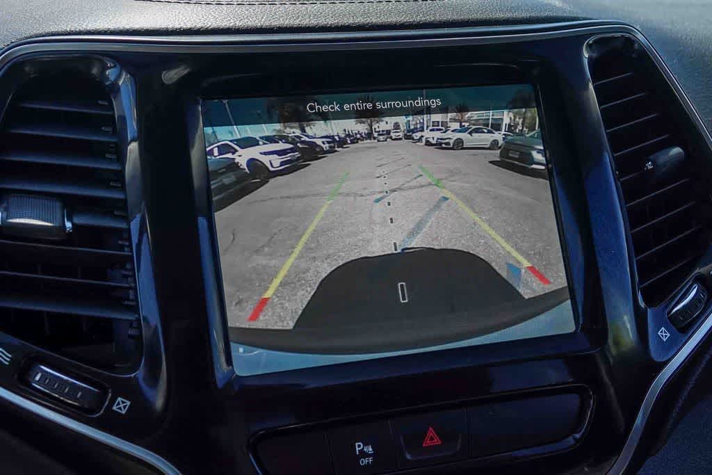 Thumbnail: 2019 Jeep Cherokee - 22