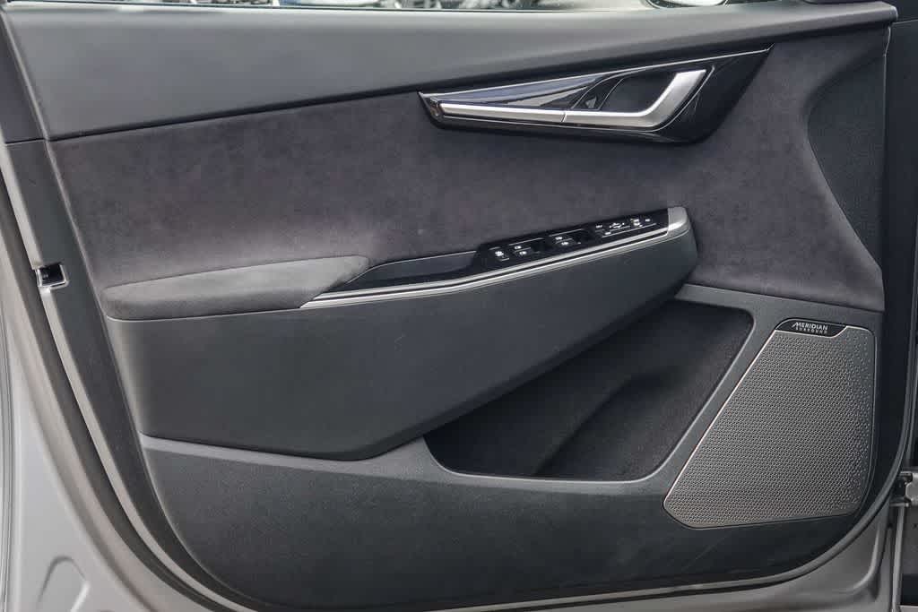Thumbnail: 2023 Kia EV6 - 19