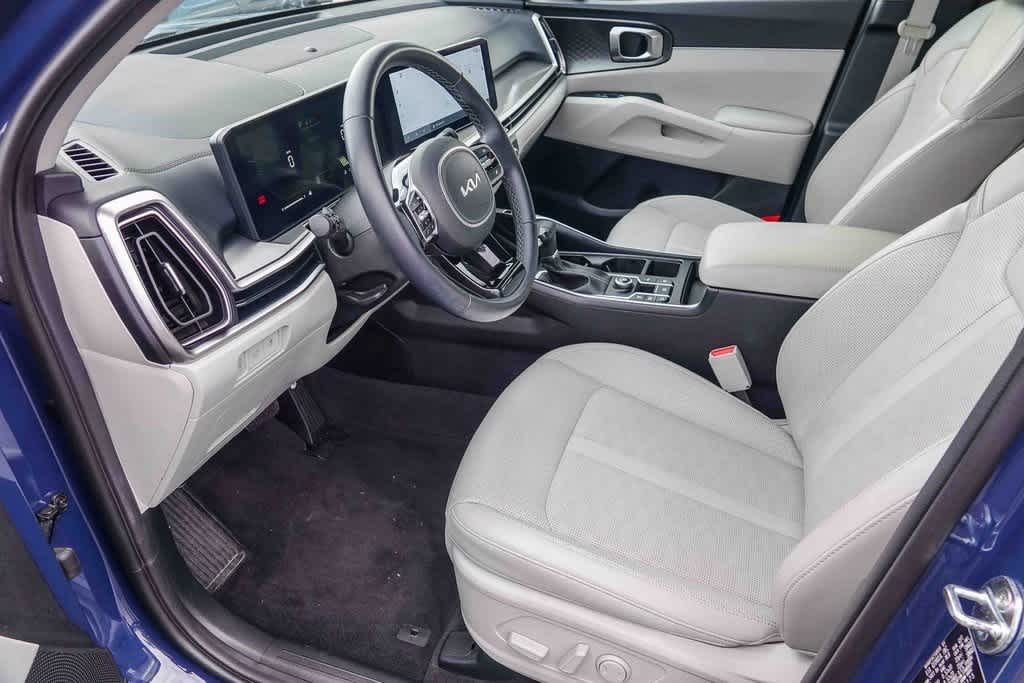 Thumbnail: 2024 Kia Sorento - 16