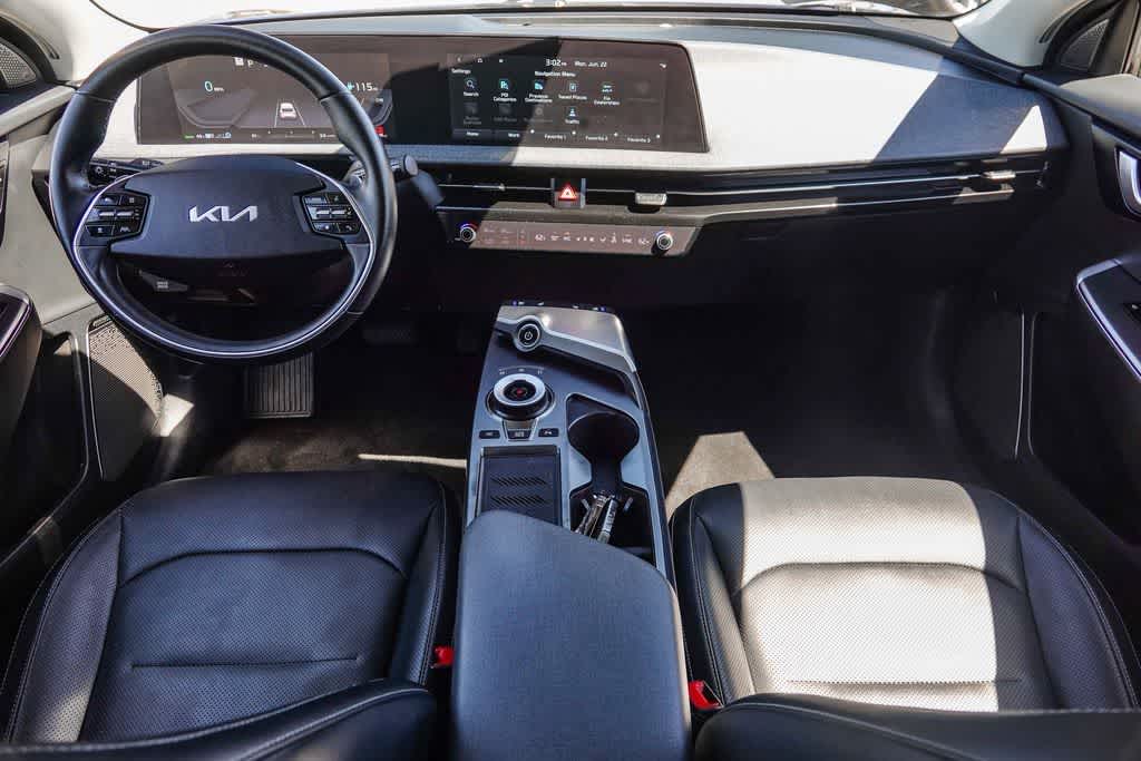 Thumbnail: 2022 Kia EV6 - 11