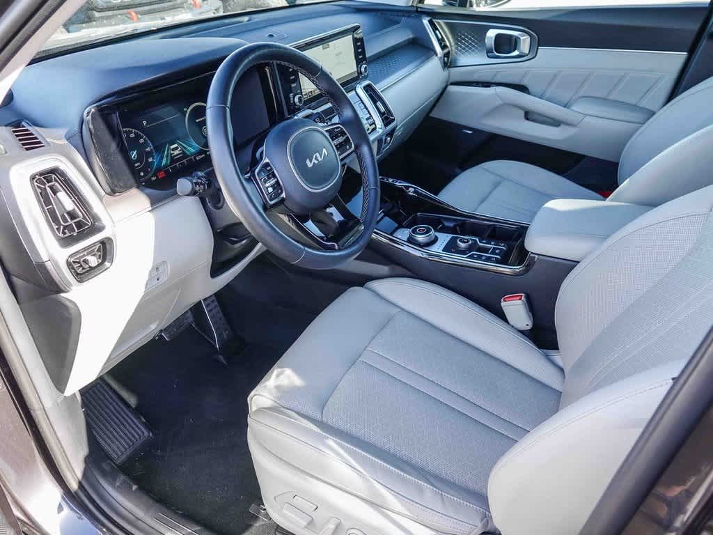 Thumbnail: 2023 Kia Sorento - 16