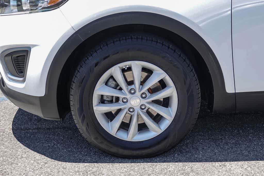 Thumbnail: 2018 Kia Sorento - 8