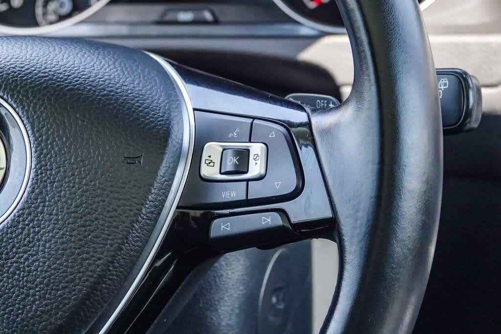 Thumbnail: 2019 Volkswagen Golf - 15