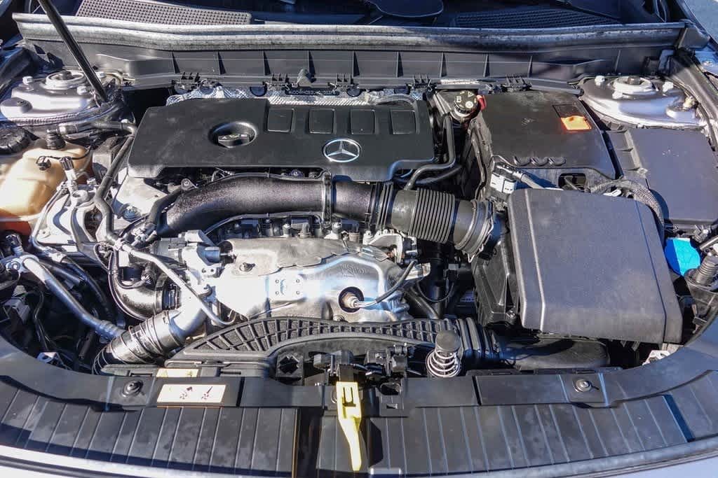 Thumbnail: 2020 Mercedes-Benz GLB - 26