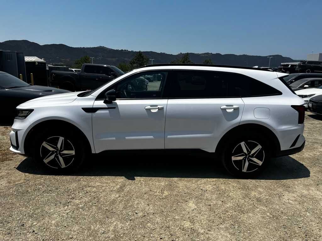 Thumbnail: 2021 Kia Sorento - 8