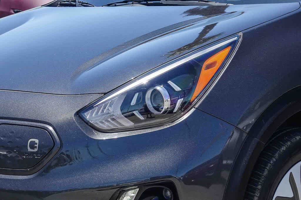 Thumbnail: 2022 Kia Niro - 8