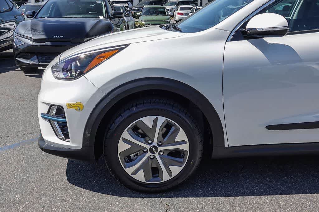 Thumbnail: 2022 Kia Niro - 9