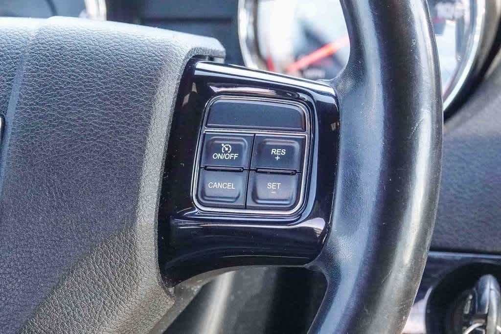Thumbnail: 2019 Dodge Grand Caravan - 11