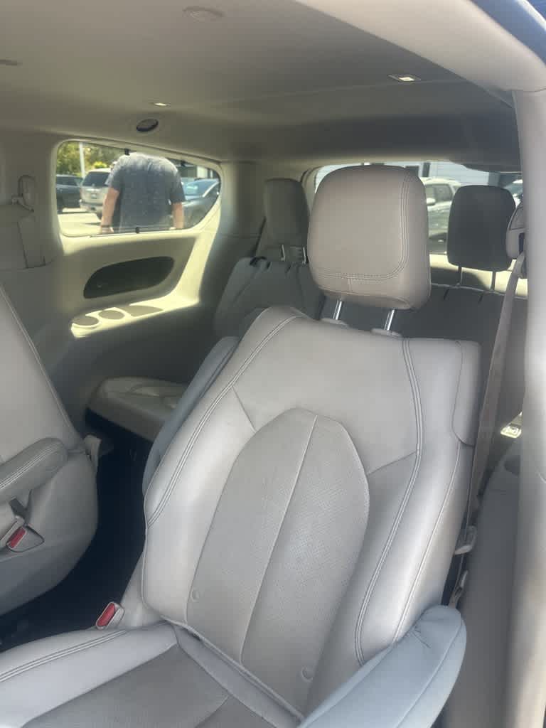 Thumbnail: 2019 Chrysler Pacifica - 5