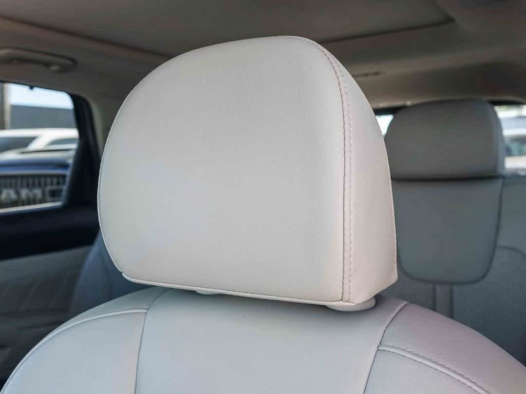 Thumbnail: 2023 Kia Sorento - 25